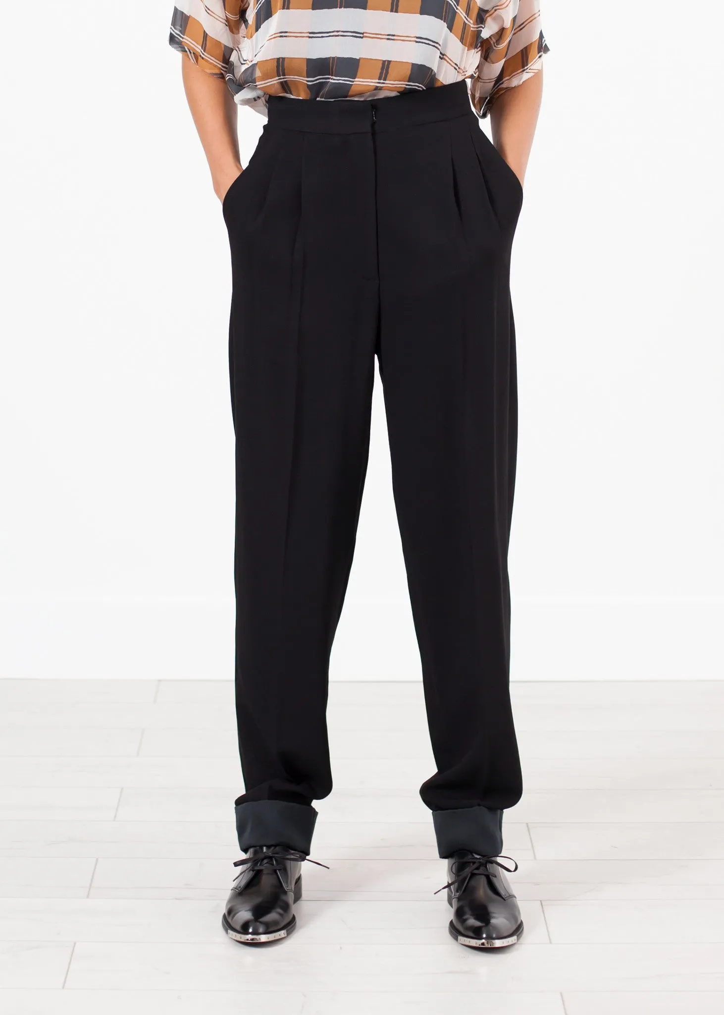 Contrast Cuff Pant in Black