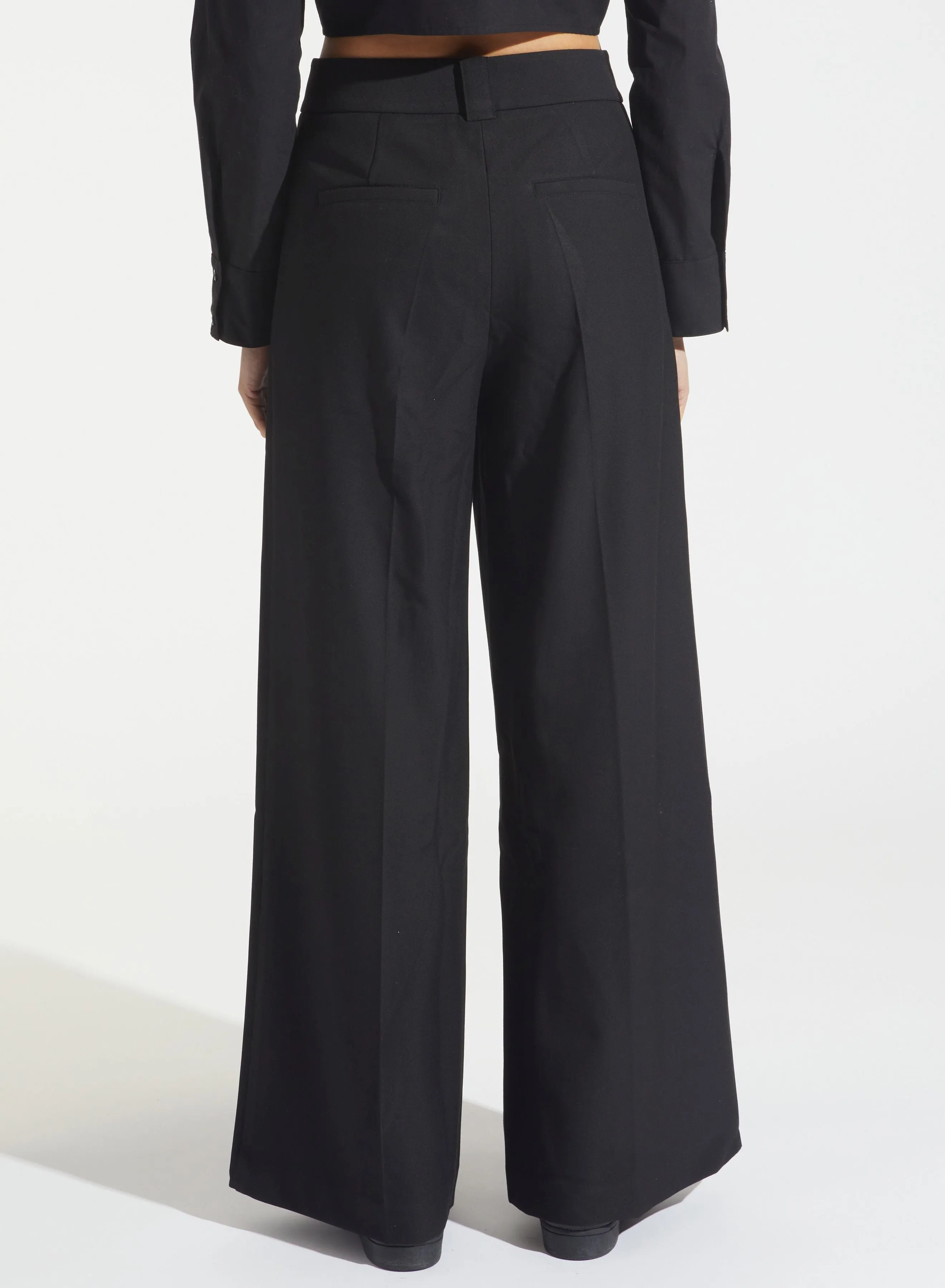 Saint Art New York - Tiffany Mid-Waisted Wideleg Trouser in Black